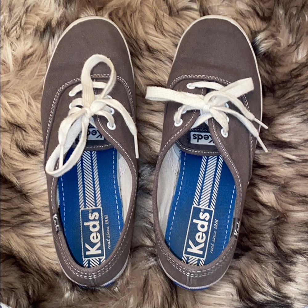 gray keds